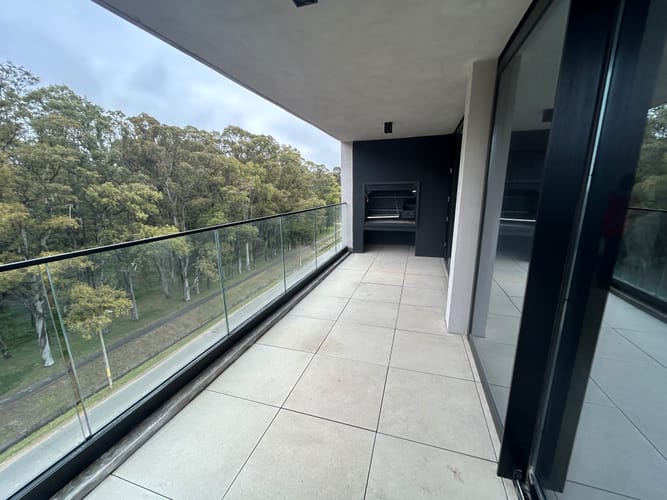 Alquiler apartamento 2 dormitorios terraza con parrillero propio cochera vista Racine