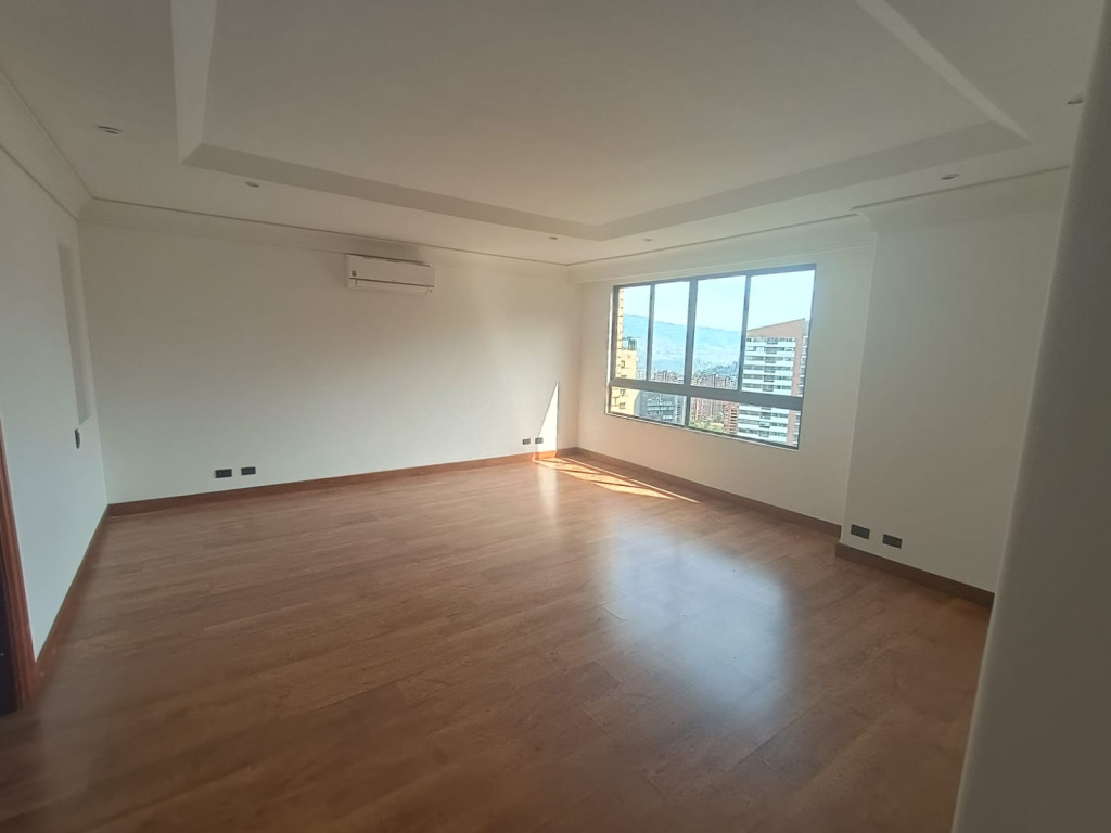 Apartamento en arriendo en El Poblado, Medellín · foto 6 de 24