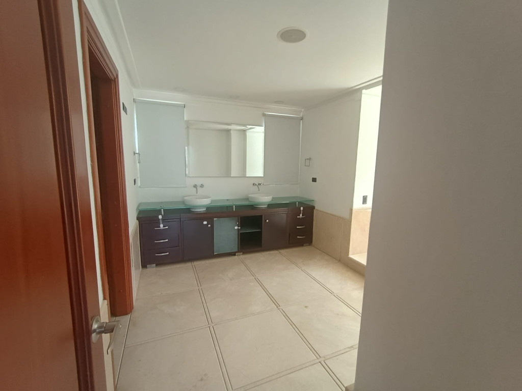 Apartamento en arriendo en El Poblado, Medellín · foto 9 de 24