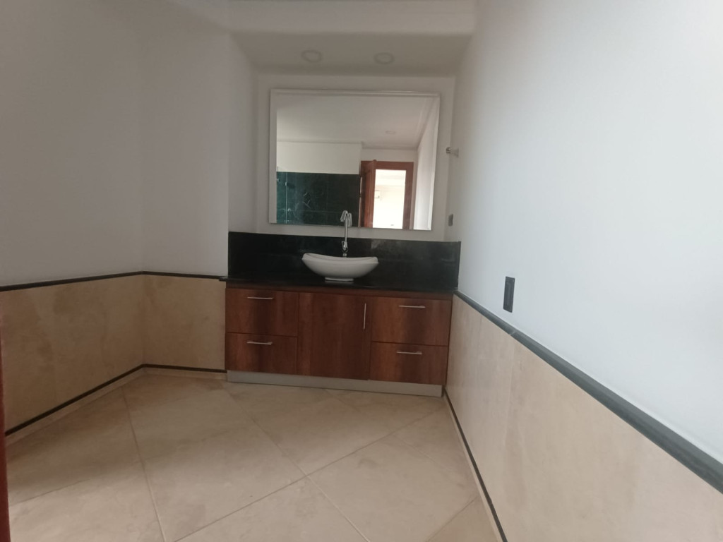 Apartamento en arriendo en El Poblado, Medellín · foto 14 de 24