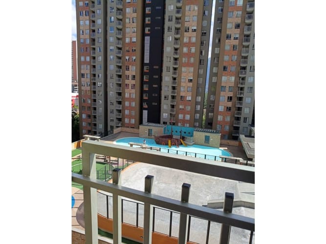 Apartamento de 3 alcobas en venta en Bellavista, Bello, 73 m² · foto 2 de 24