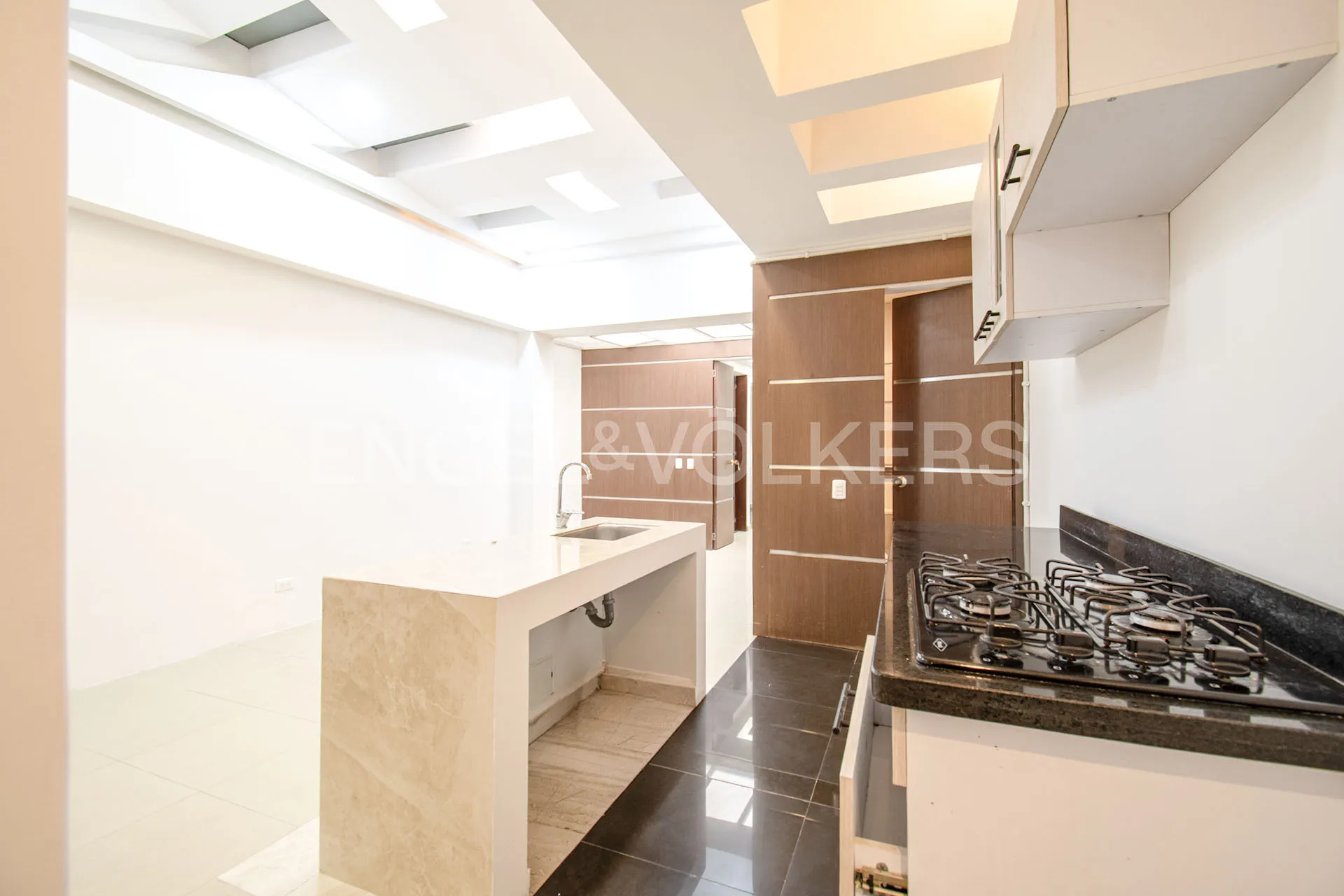 Apartamento en venta en Santa Barbara Central, Bogotá · foto 5 de 9