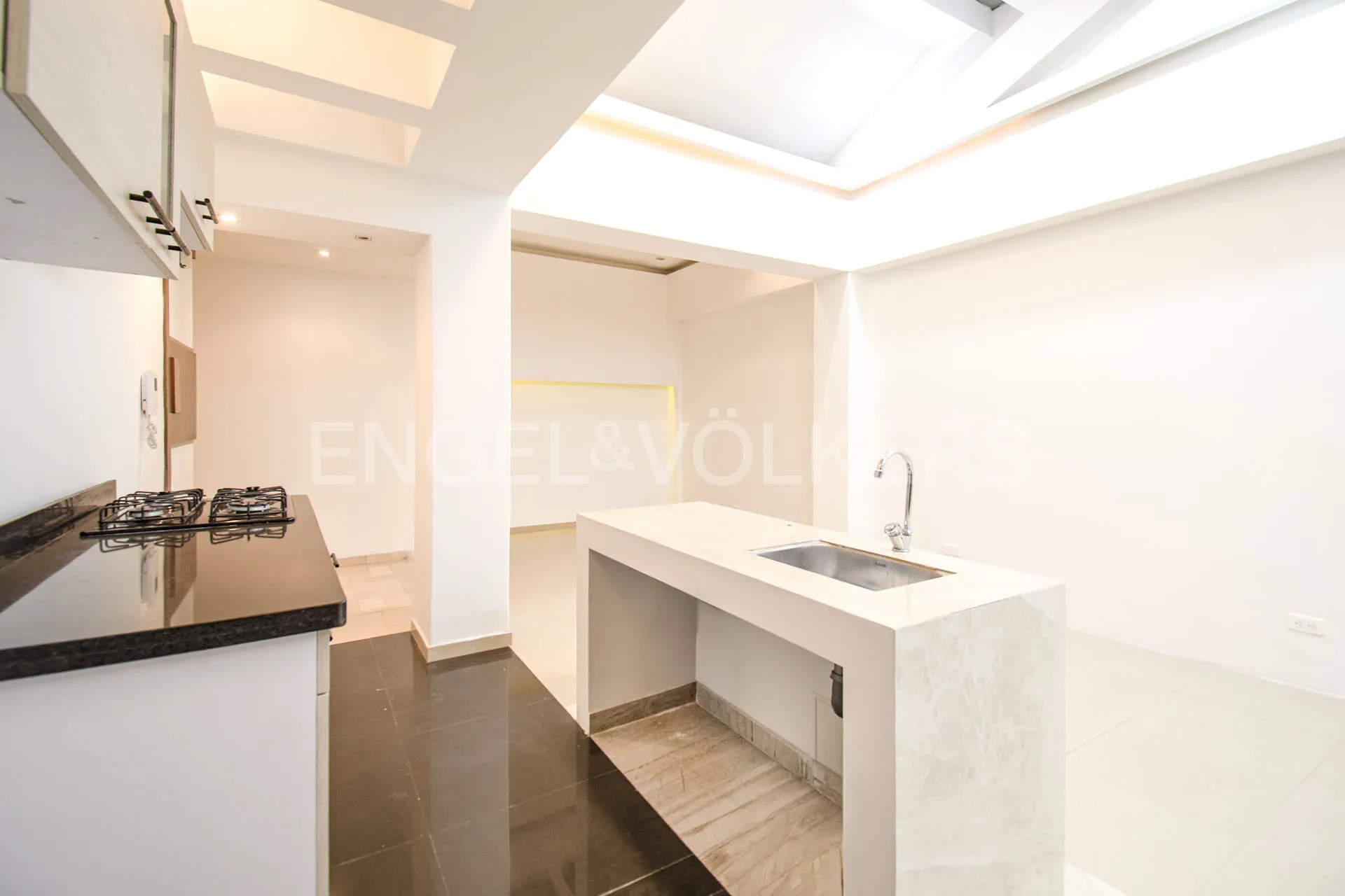 Apartamento en venta en Santa Barbara Central, Bogotá · foto 4 de 9