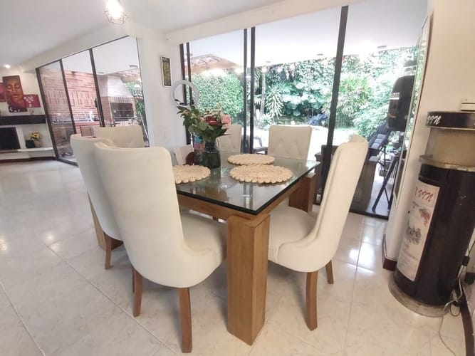 Casa de 4 alcobas en venta en Escobero, Envigado, 276 m² · foto 11 de 15