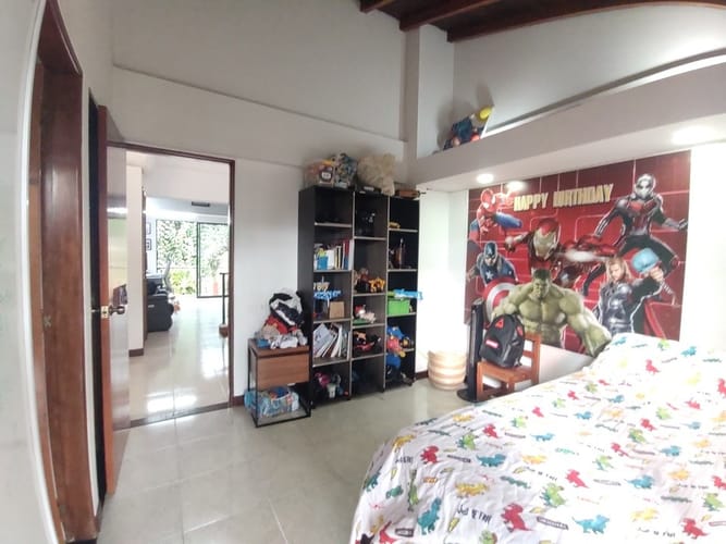 Casa de 4 alcobas en venta en Escobero, Envigado, 276 m² · foto 13 de 15