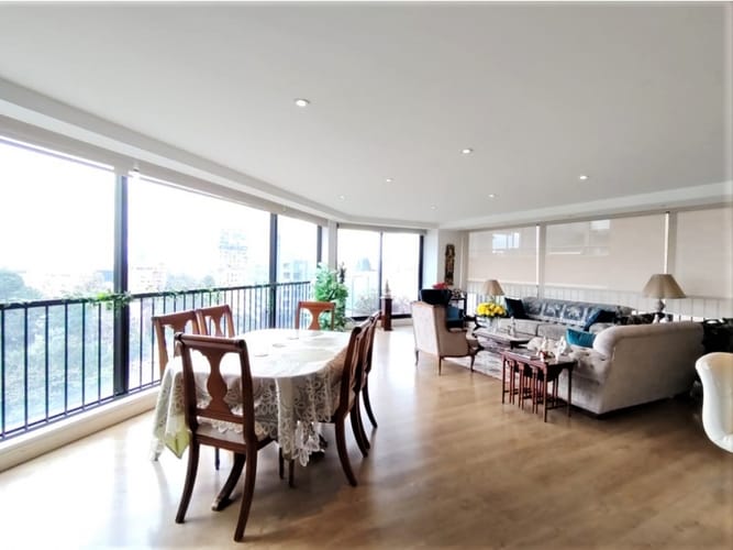 Apartamento de 3 alcobas en venta en Chico Norte, Bogotá, 191 m² · foto 5 de 24