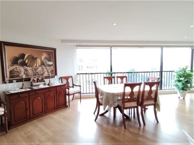 Apartamento de 3 alcobas en venta en Chico Norte, Bogotá, 191 m² · foto 6 de 24