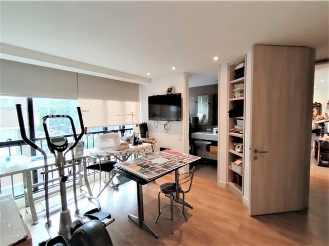 Apartamento de 3 alcobas en venta en Chico Norte, Bogotá, 191 m² · foto 7 de 24