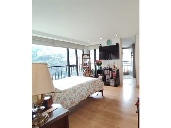 Apartamento de 3 alcobas en venta en Chico Norte, Bogotá, 191 m² · foto 11 de 24