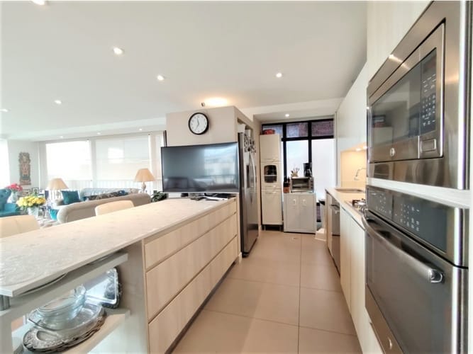 Apartamento de 3 alcobas en venta en Chico Norte, Bogotá, 191 m² · foto 19 de 24