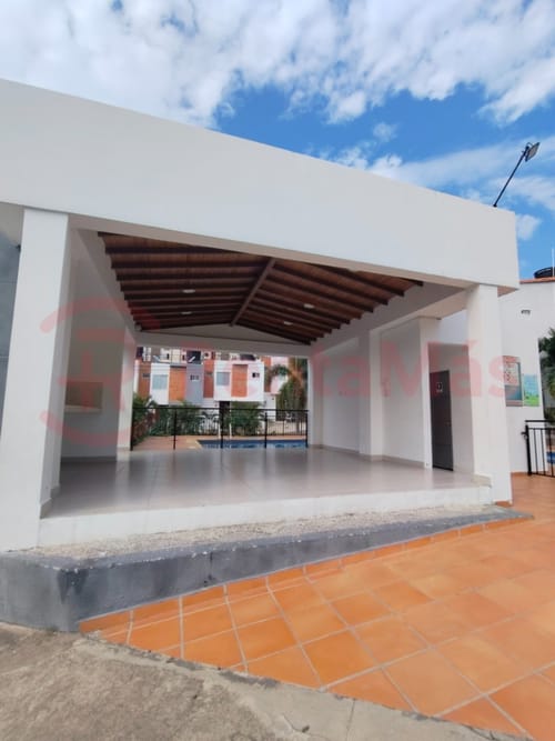 Casa de 3 alcobas en venta en La Floresta, Los Patios, 84 m² · foto 2 de 12