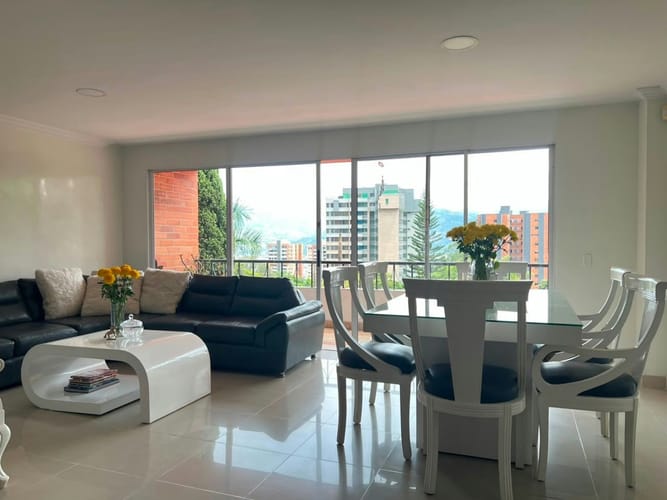 Casa de 5 alcobas en venta en Escobero, Envigado, 264 m² · foto 9 de 15