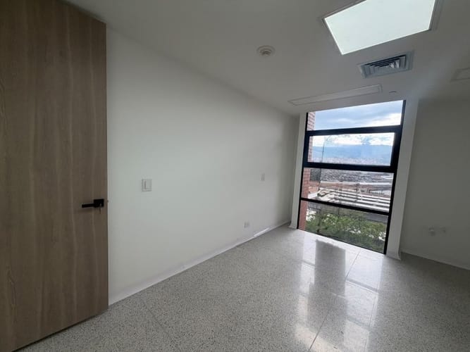 Oficina en arriendo en San Diego, Medellín, 265 m² · foto 5 de 23