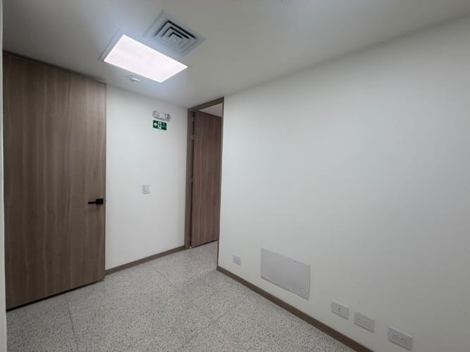 Oficina en arriendo en San Diego, Medellín, 265 m² · foto 8 de 23