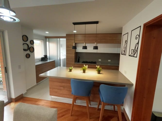 Apartamento de 4 alcobas en venta en El Poblado, Medellín, 220 m² · foto 3 de 24