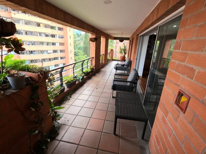 Apartamento de 4 alcobas en venta en El Poblado, Medellín, 220 m² · foto 6 de 24