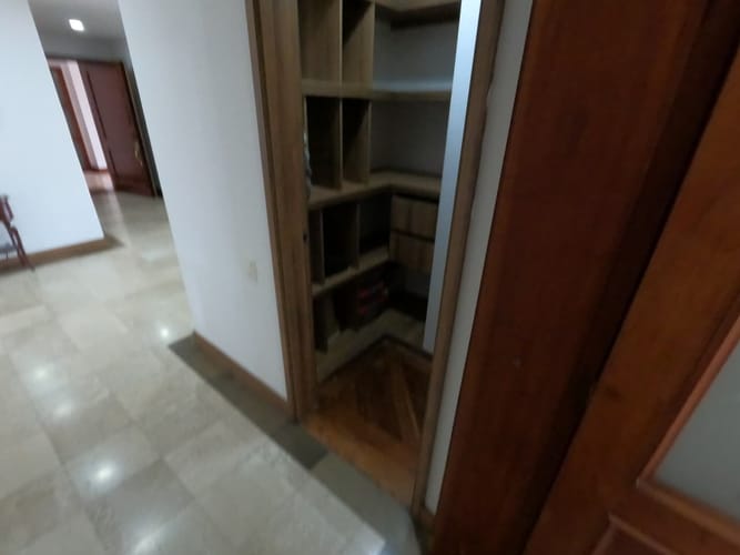Apartamento de 4 alcobas en venta en El Poblado, Medellín, 220 m² · foto 9 de 24