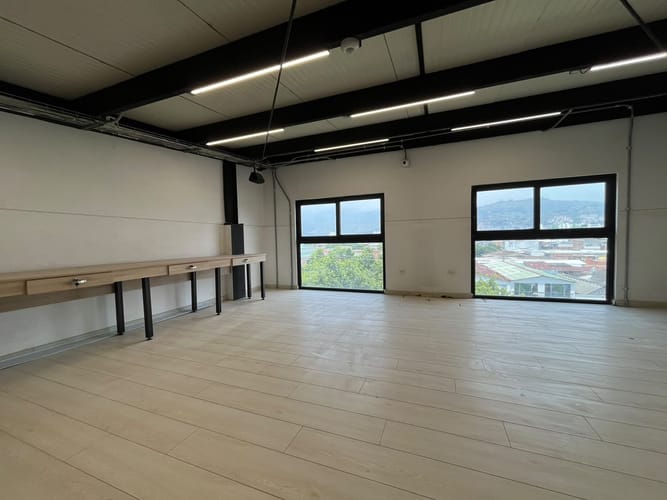 Local en arriendo en El Guabal, Cali, 486 m² · foto 2 de 15