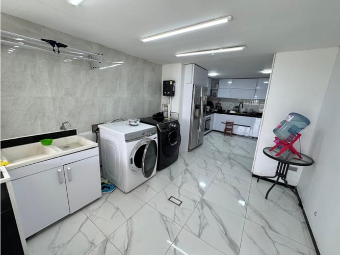 Casa de 3 alcobas en venta en Guayaquil, Armenia, 220 m² · foto 6 de 20