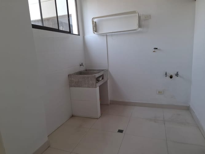 Apartamento de 3 alcobas en venta en Bellavista, Cali, 187 m² · foto 4 de 19