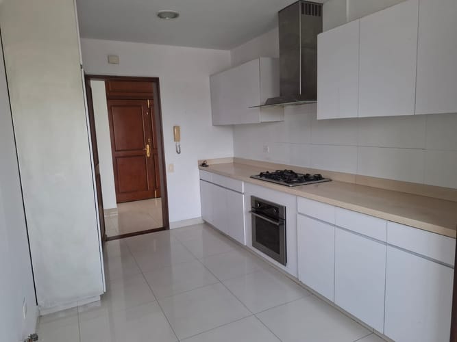 Apartamento de 3 alcobas en venta en Bellavista, Cali, 187 m² · foto 10 de 19