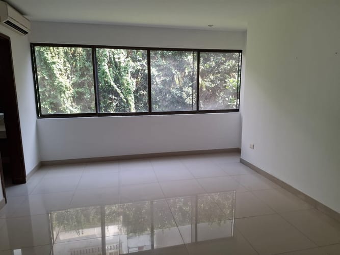 Apartamento de 3 alcobas en venta en Bellavista, Cali, 187 m² · foto 15 de 19