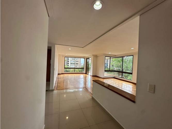 Apartamento de 3 alcobas en venta en Las Lomas, Medellín, 200 m² · foto 6 de 24