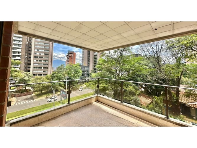 Apartamento de 3 alcobas en venta en Las Lomas, Medellín, 200 m² · foto 23 de 24