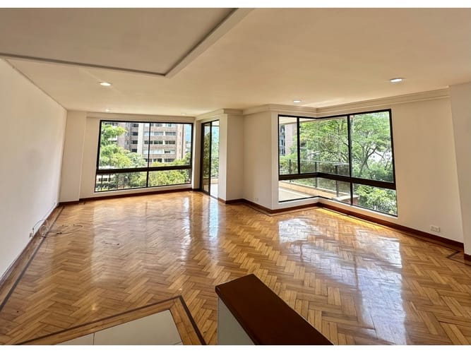 Apartamento de 3 alcobas en arriendo en Las Lomas, Medellín, 200 m² · foto 13 de 24