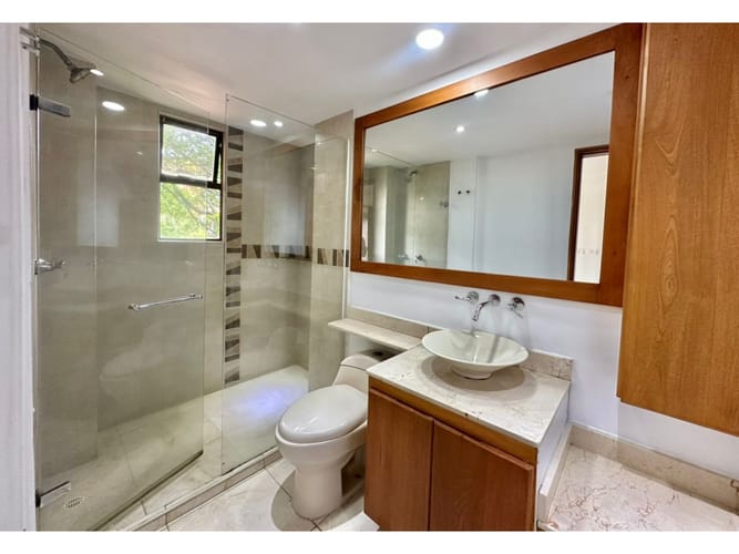 Apartamento de 3 alcobas en arriendo en Las Lomas, Medellín, 200 m² · foto 20 de 24