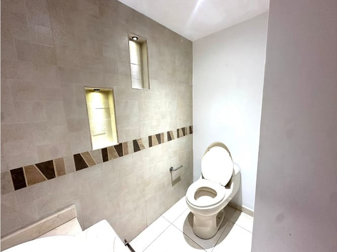 Apartamento de 3 alcobas en arriendo en Las Lomas, Medellín, 200 m² · foto 21 de 24