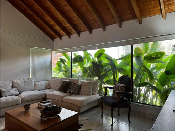 Casa de 3 alcobas en venta en Cuatro Esquinas, Rionegro, 212 m² · foto 5 de 16