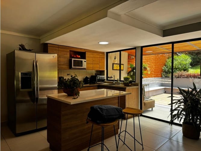 Casa de 3 alcobas en venta en Cuatro Esquinas, Rionegro, 212 m² · foto 13 de 16