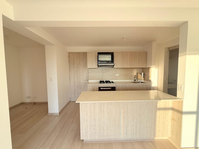 Apartamento de 3 alcobas en venta en El Porvenir, Rionegro, 80 m² · foto 2 de 14