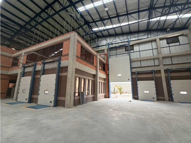 Bodega en arriendo en Siberia, Cota, 2078 m² · foto 6 de 16