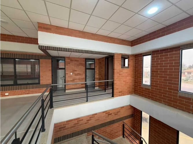 Bodega en arriendo en Siberia, Cota, 2078 m² · foto 8 de 16