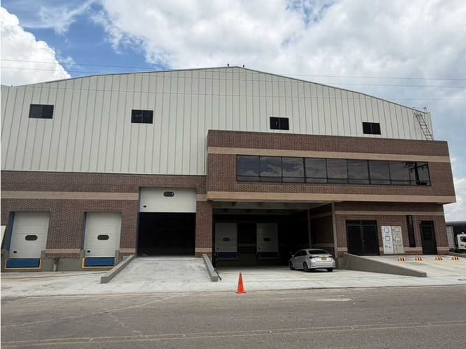 Bodega en arriendo en Siberia, Cota, 2078 m² · foto 11 de 16