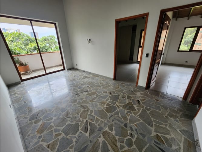 Apartamento en venta en El Poblado, Medellín · foto 2 de 13