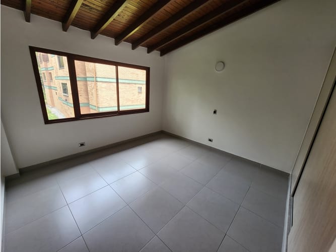 Apartamento en venta en El Poblado, Medellín · foto 3 de 13