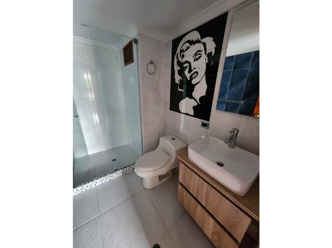 Apartamento en venta en El Poblado, Medellín · foto 9 de 13