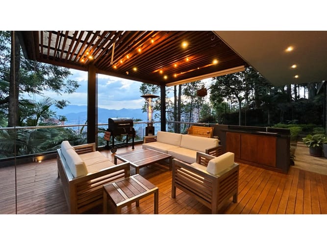 Casa de 4 alcobas en venta en El Poblado, Medellín, 700 m² · foto 7 de 24