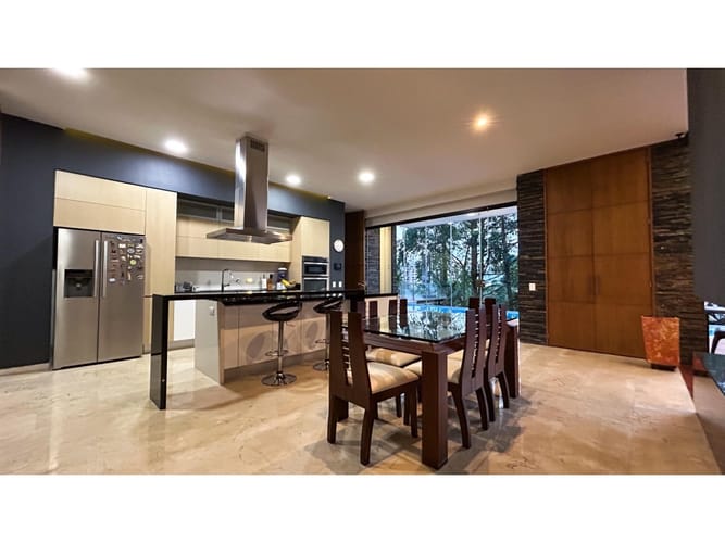 Casa de 4 alcobas en venta en El Poblado, Medellín, 700 m² · foto 15 de 24