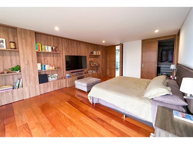 Casa de 4 alcobas en venta en El Poblado, Medellín, 700 m² · foto 18 de 24