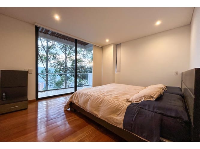 Casa de 4 alcobas en venta en El Poblado, Medellín, 700 m² · foto 23 de 24