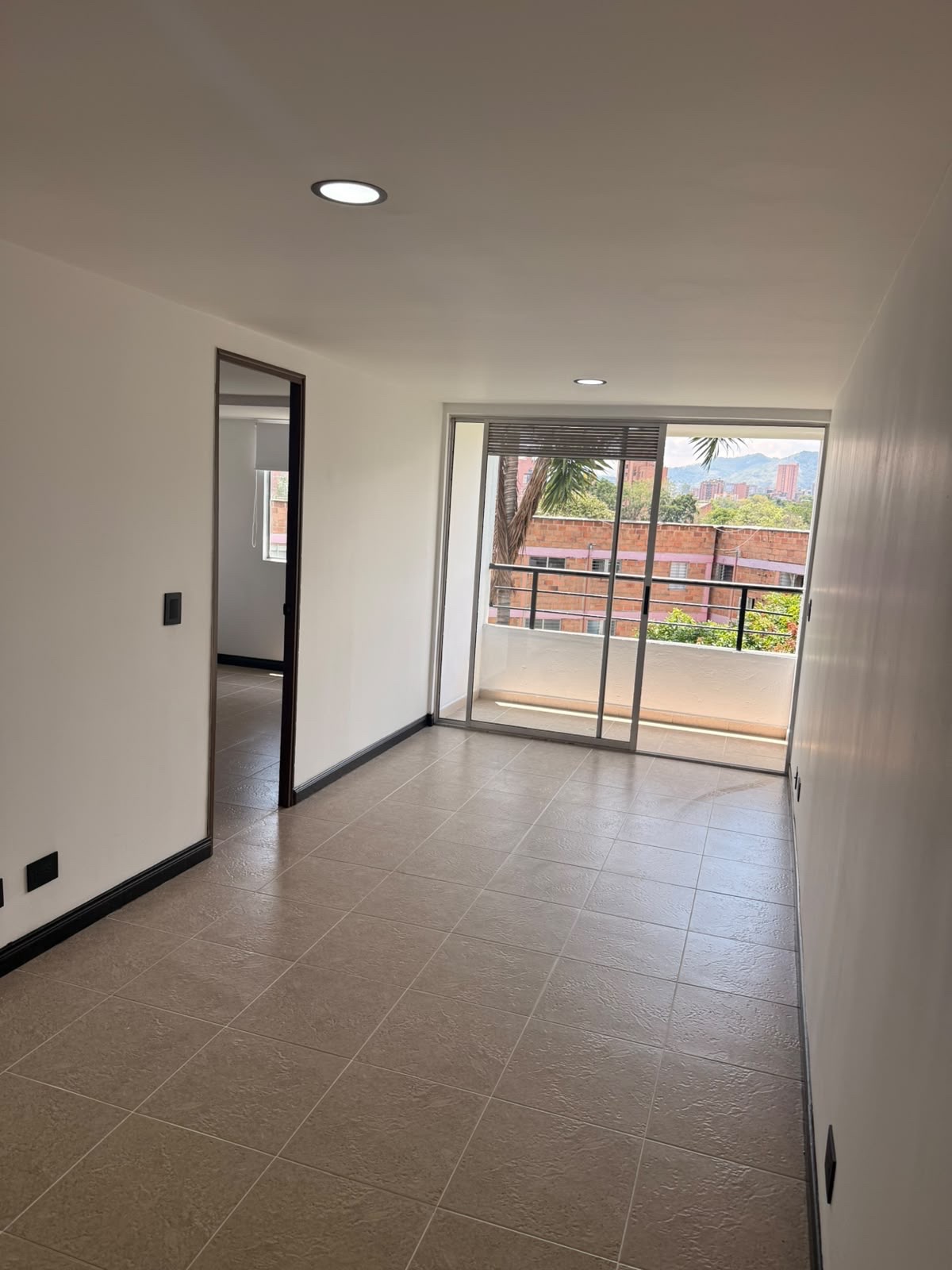 1BR Apartment in Calasanz (37 m²) for Sale - 2