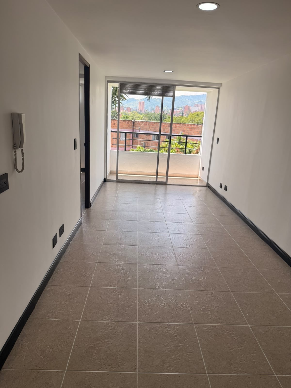 1BR Apartment in Calasanz (37 m²) for Sale