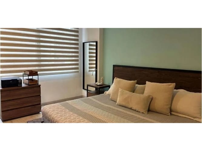 Apartamento de 3 alcobas en venta en El Poblado, Medellín, 148 m² · foto 2 de 24
