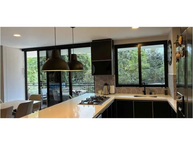 Apartamento de 3 alcobas en venta en El Poblado, Medellín, 148 m² · foto 4 de 24