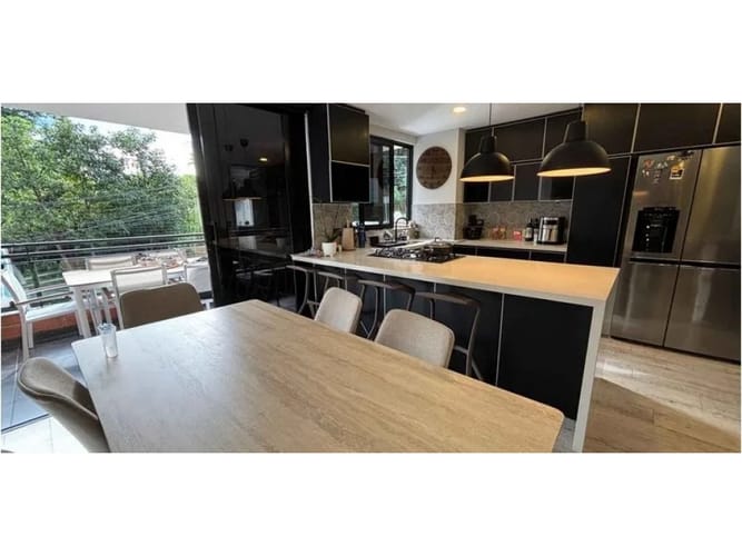 Apartamento de 3 alcobas en venta en El Poblado, Medellín, 148 m² · foto 21 de 24
