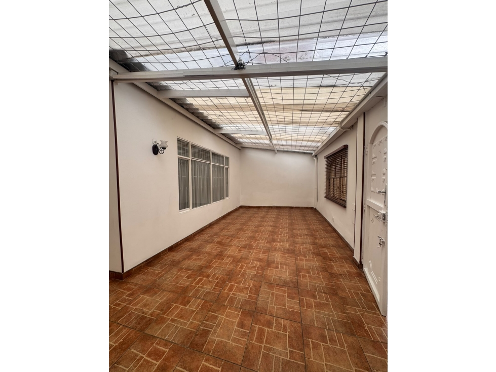 Casa en venta en Alamos, Bogotá · foto 2 de 17
